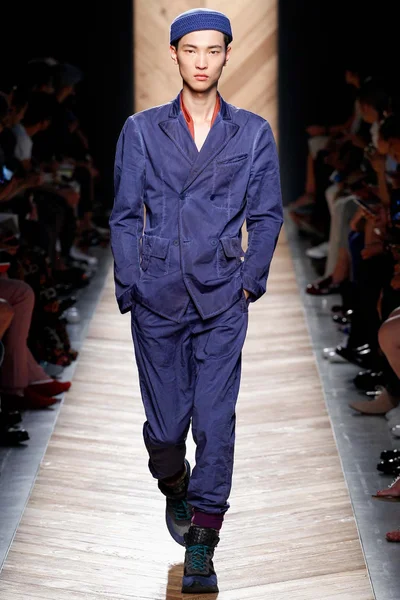 Look 12